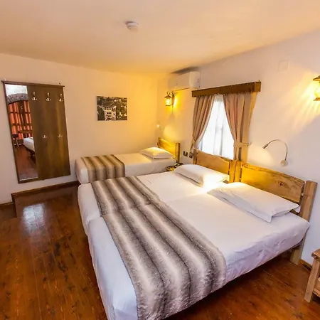 Heraklis Szálloda Berat